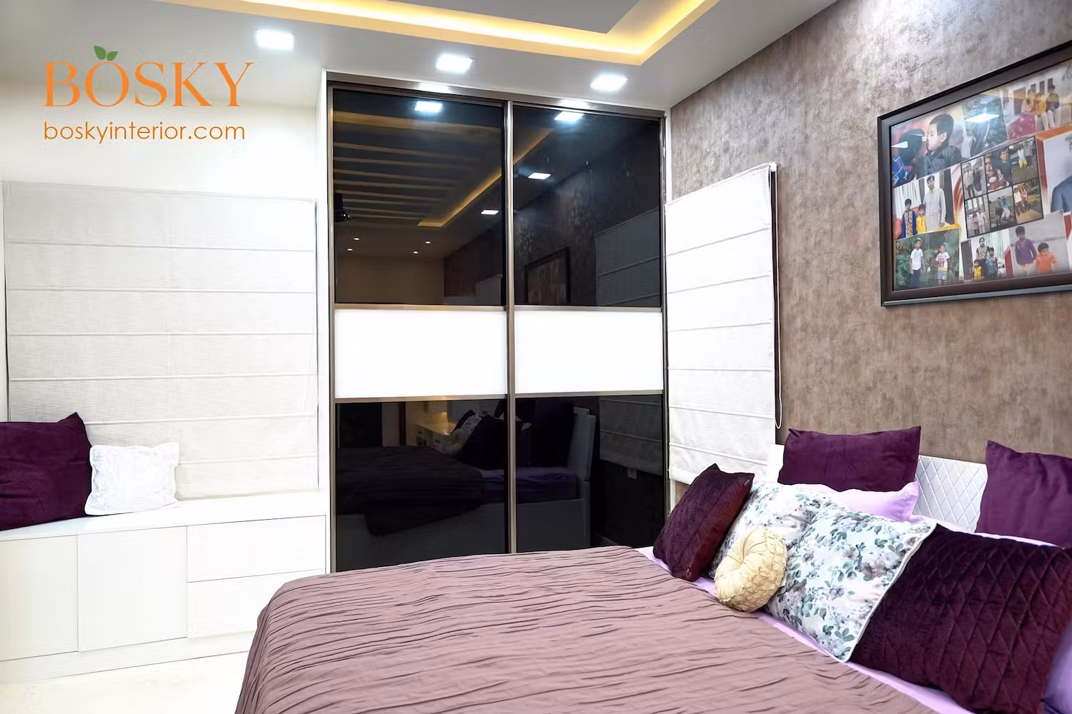 A black and white polished lacquered glass wardrobe