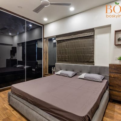 Latest Lacquered glass wardrobe