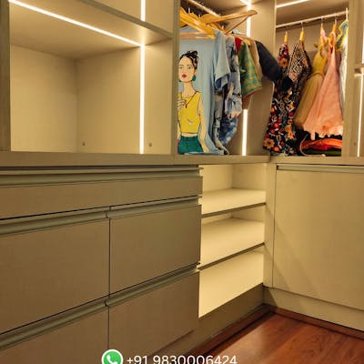Walk in in-built wardrobe pic