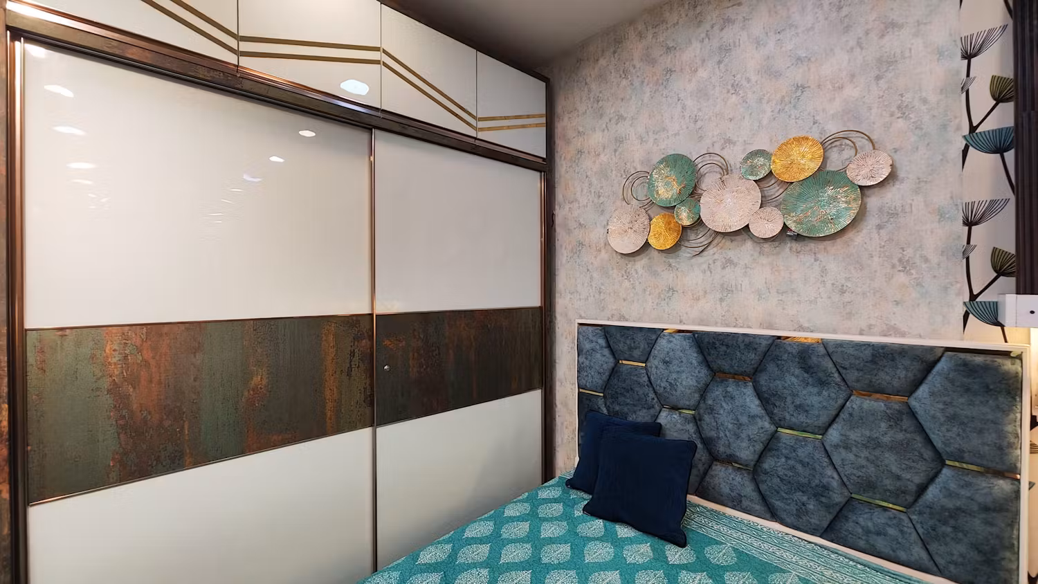 Luxurious wall fitted wardrobe design