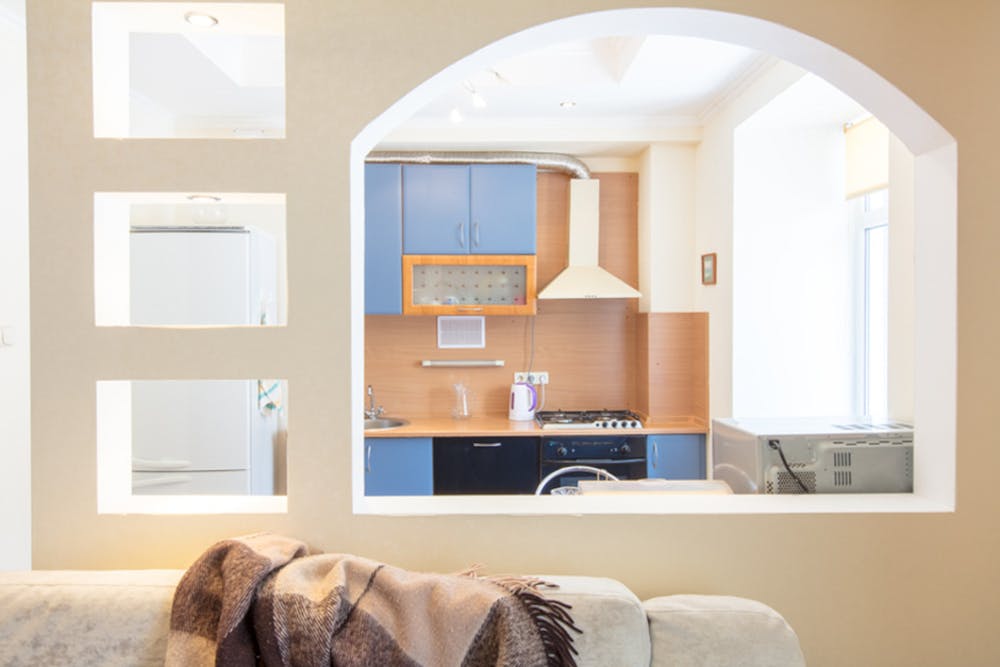 Boxed Open Shelves and Opening Arch in Kitchen | Aleksei Lazukov/ shutterstock