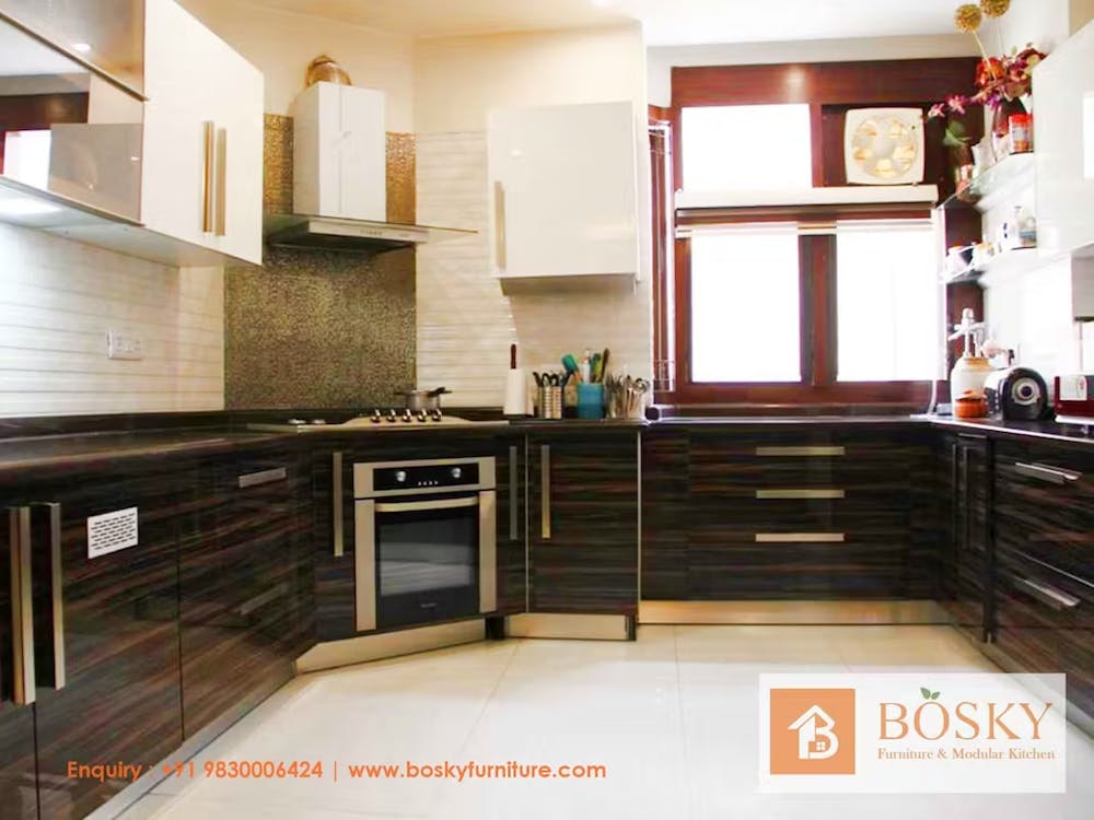 A U-shaped modular kitchen