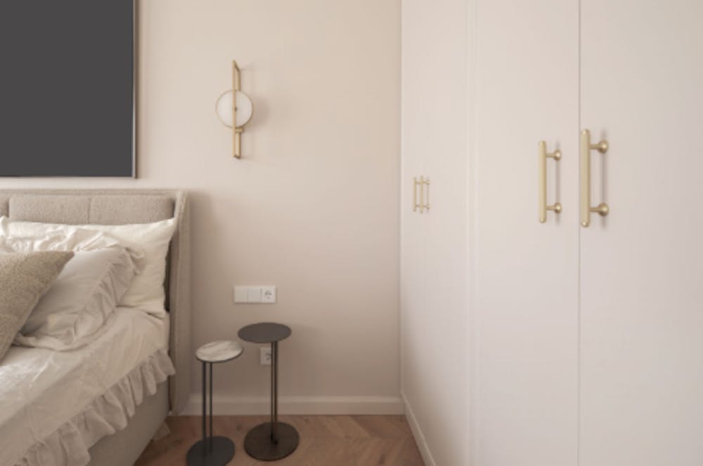 Minimalist Bedroom Lighting for Soft Evenings