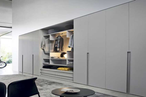 Minimalist Wardrobe with Handle-less Finish