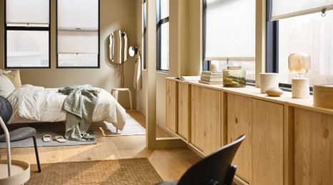 Minimalist Wardrobe with Handle-less Finish