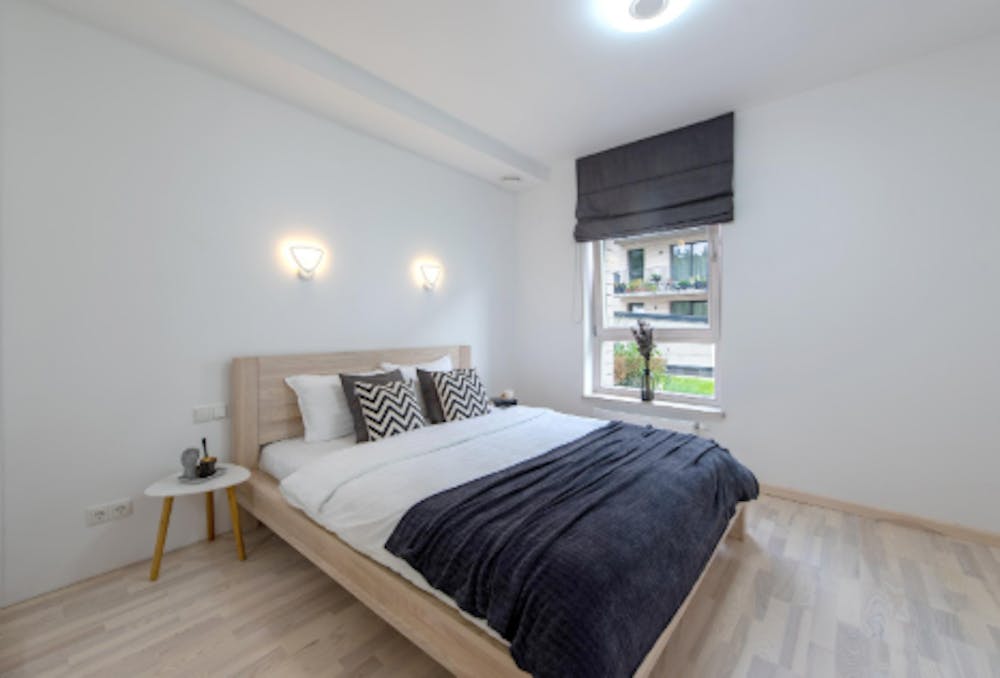 Minimalist Aesthetic Bedroom (Instagram-Ready)