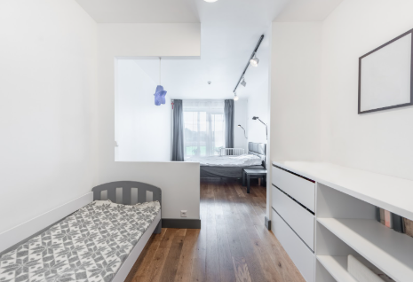 Minimalist Bedroom Layout with Clear Walkways