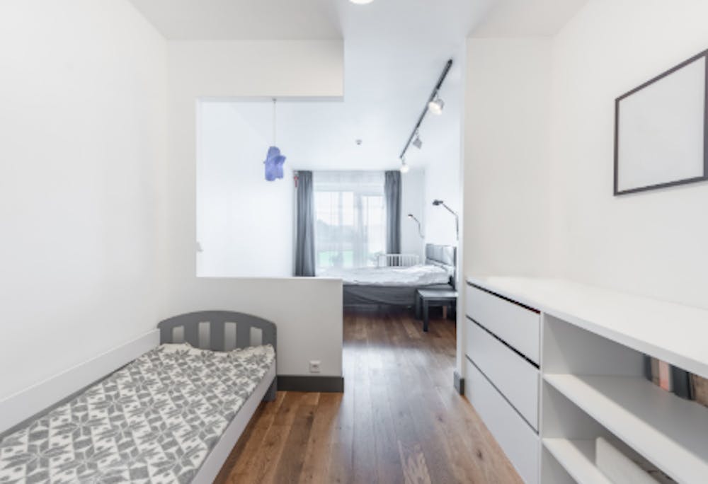Minimalist Bedroom Layout with Clear Walkways