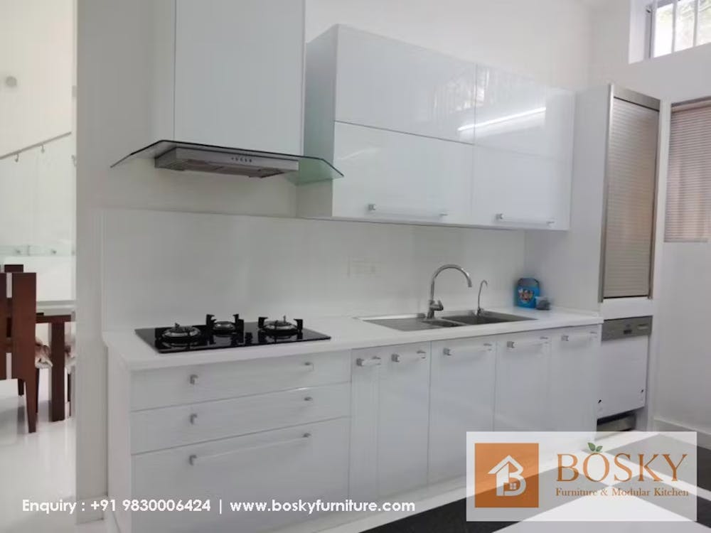 A pearl white kitchen photo