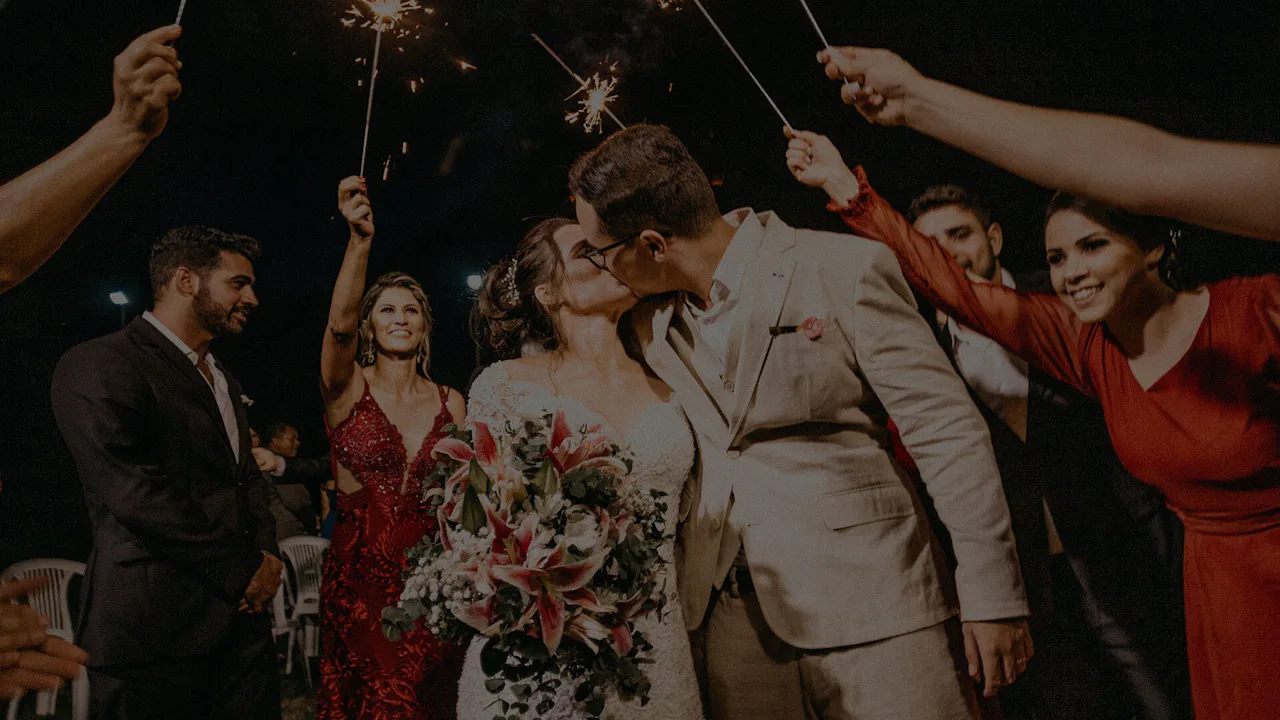 How to plan a wedding yourself: 8 wedding planning tips you need to know!