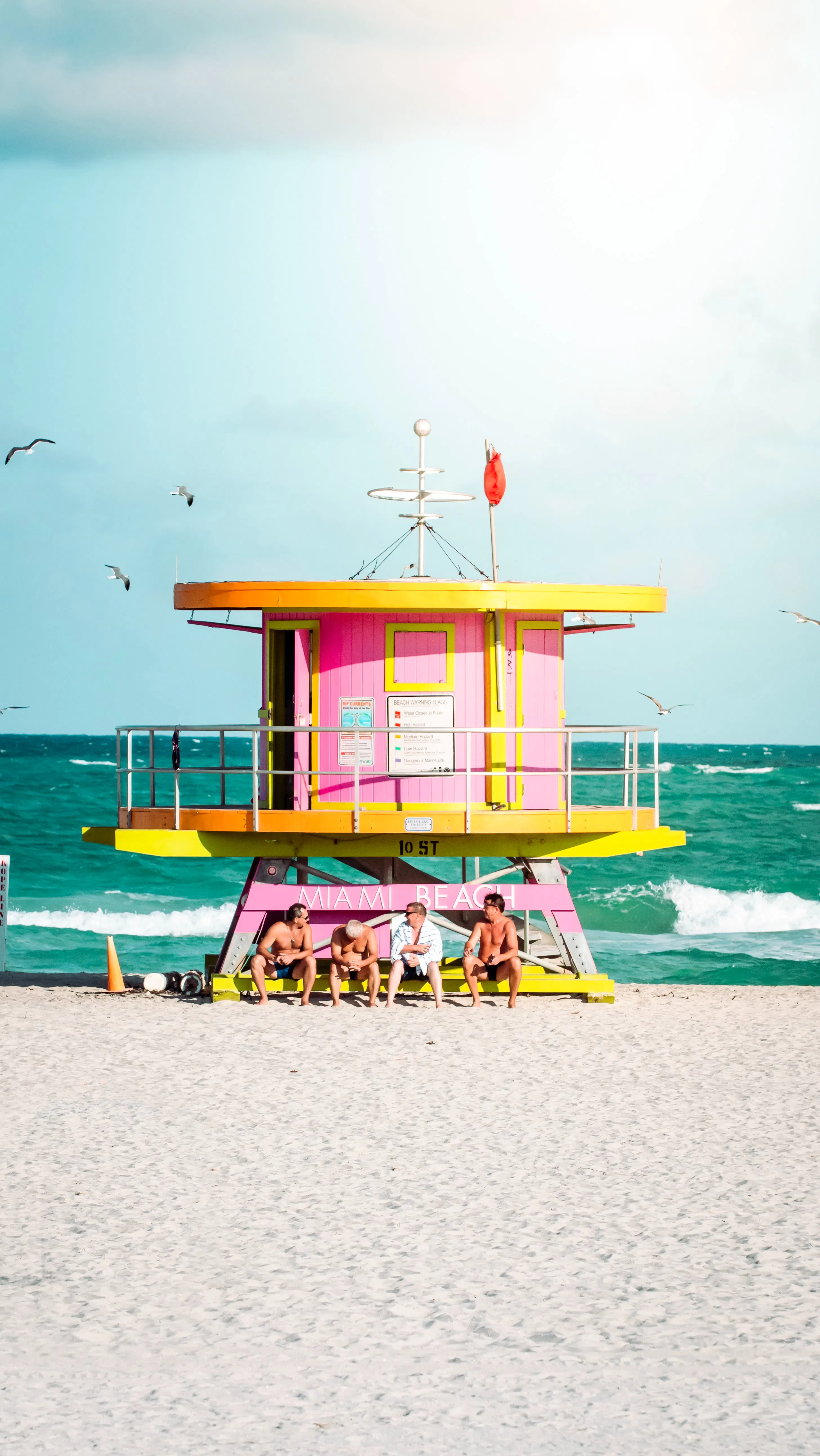Bounce Luggage Storage - Near Wynwood