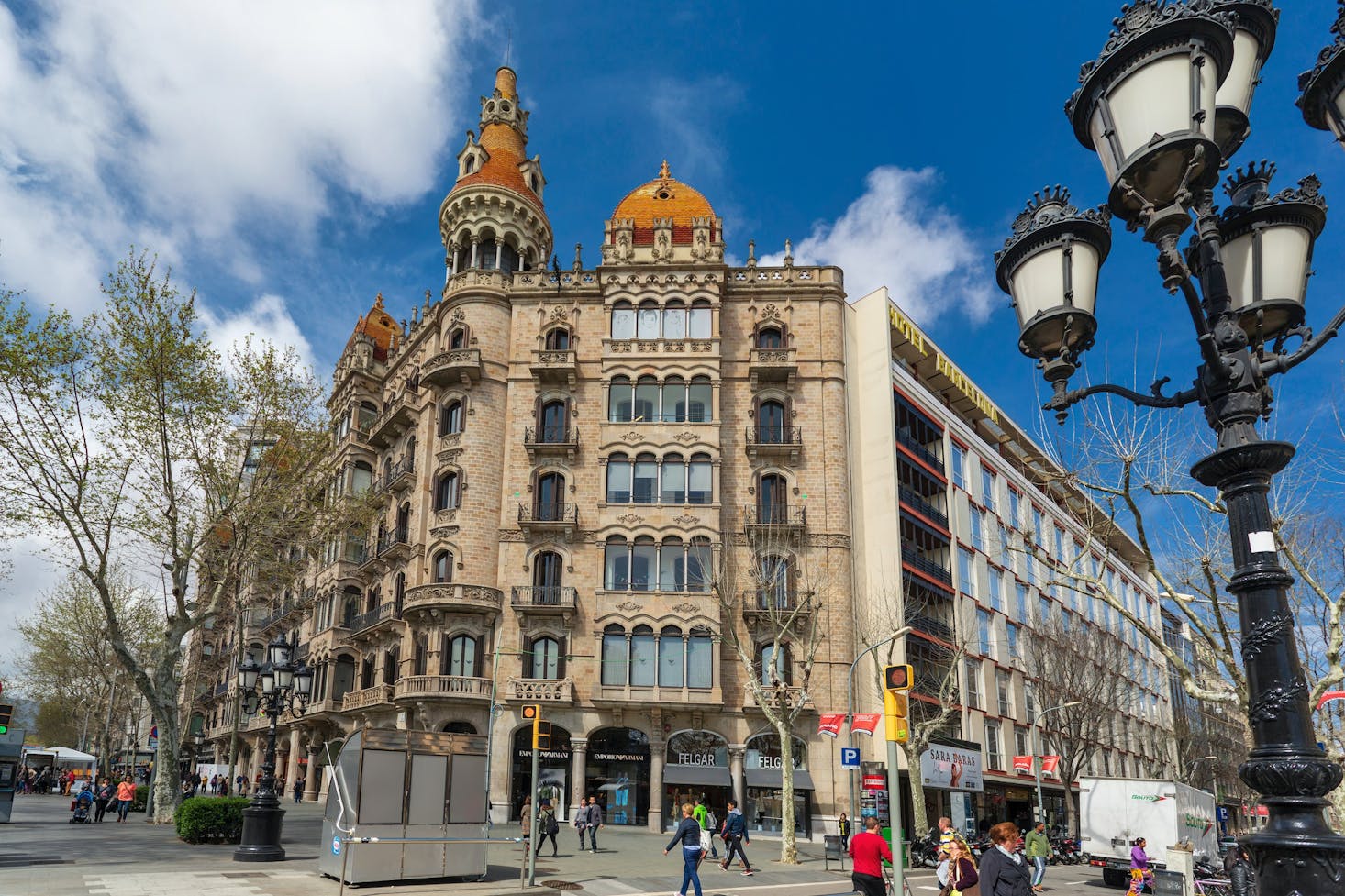 barcelona spain safe to travel