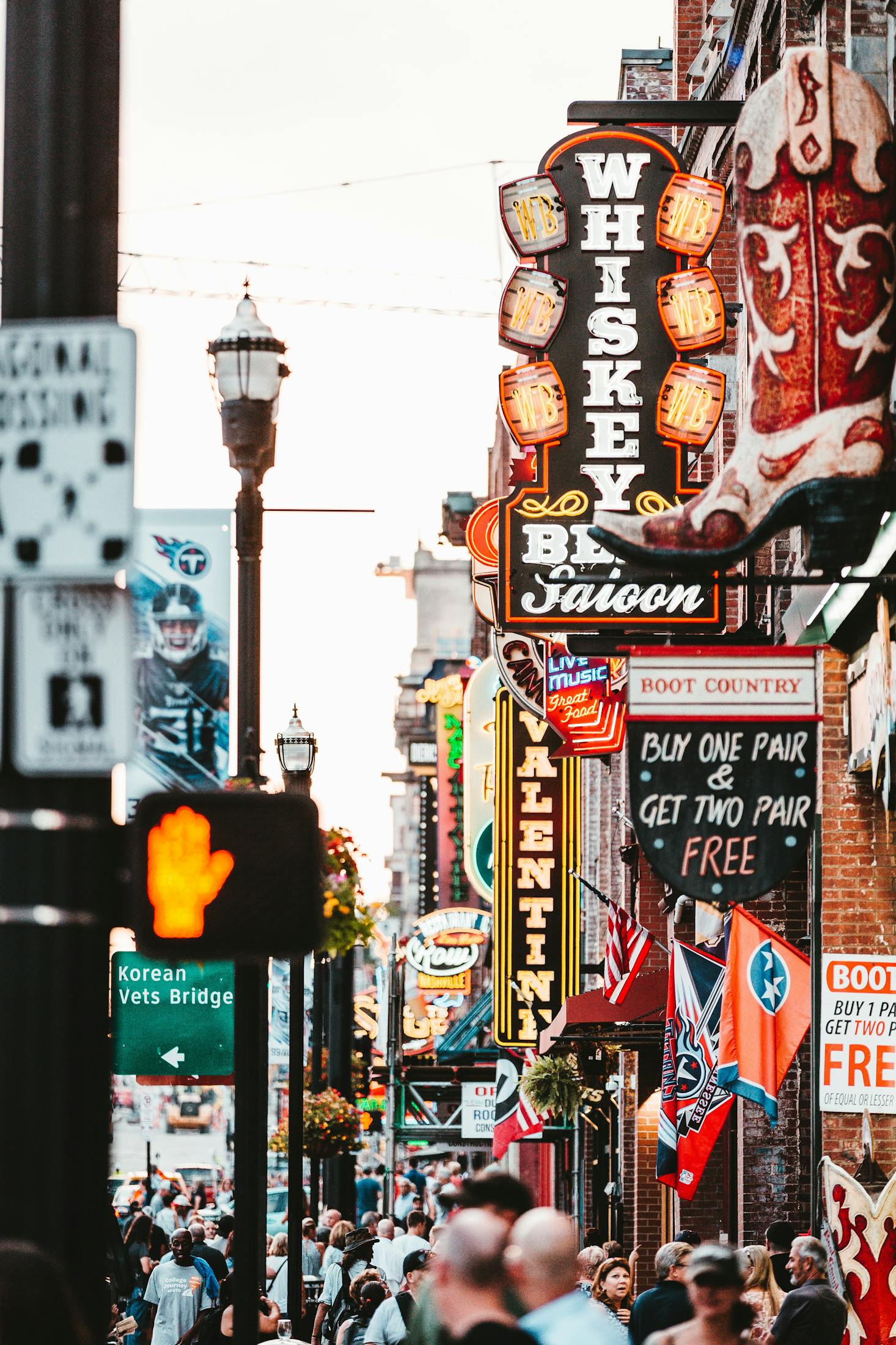 Shopping street in Nashville, Tennessee
