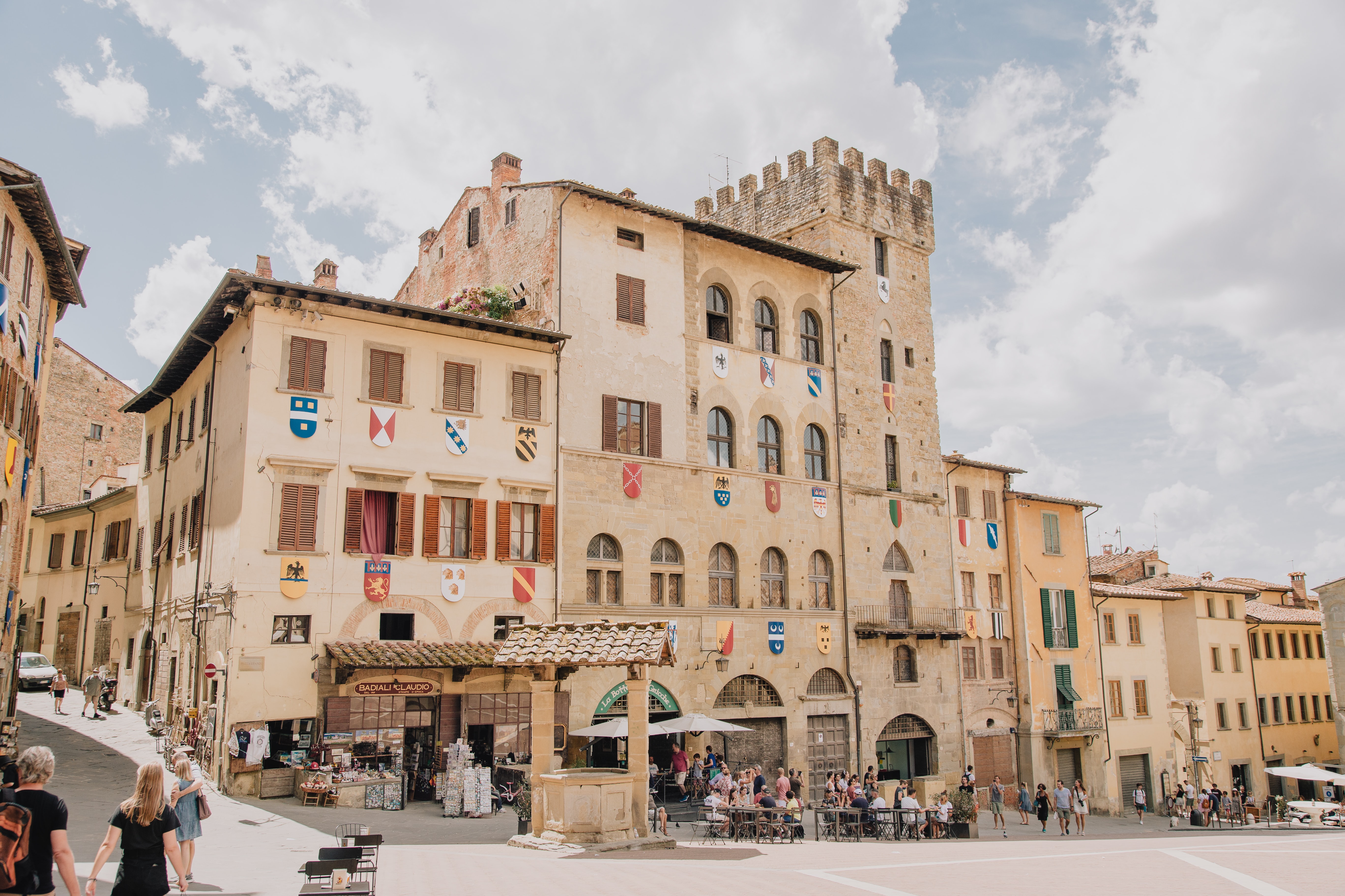 Luggage Storage Arezzo from 5.00 Bag storage