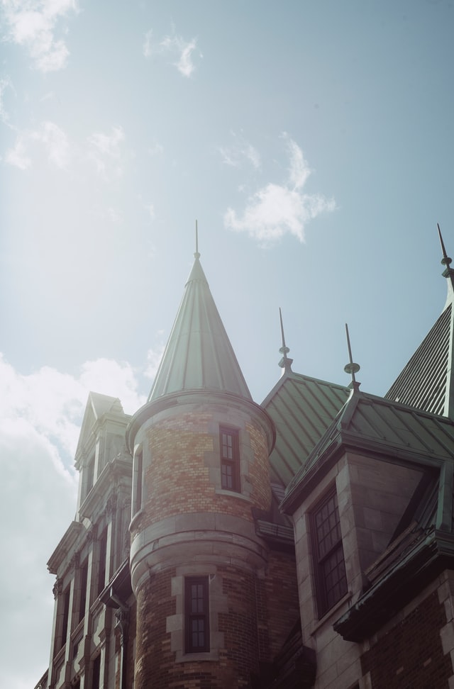 Gare du Palais Luggage Storage CA8.00 / Day Bounce