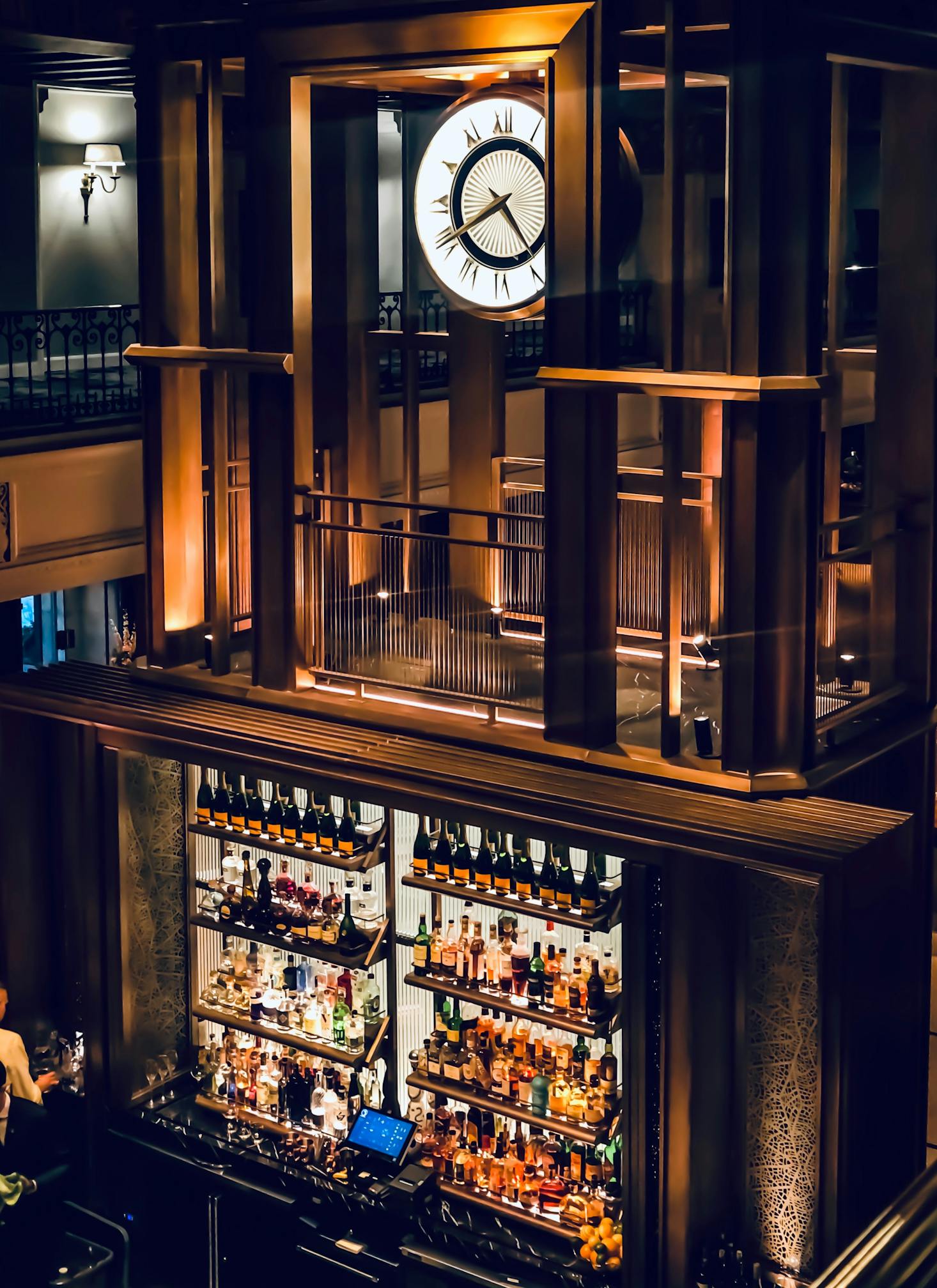 Clock tower and bar at Toronto Union Station