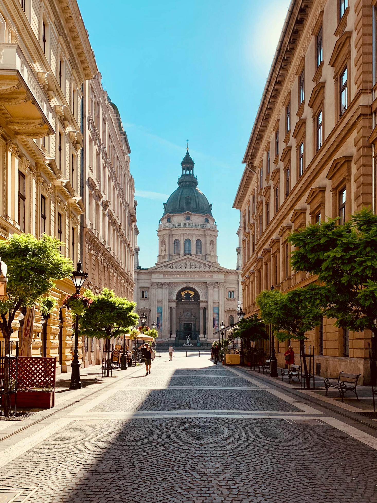 St. Stephen's Basilica in Budapest flanked by buildings, a short ride from Budapest Airport