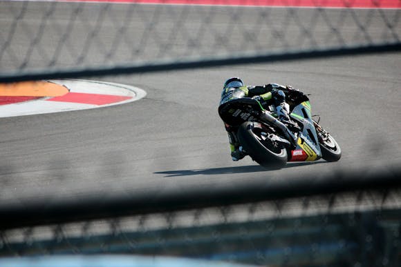 Motorcycle racer riding on a sports bike on race track during daytime at the Circuit of The Americas