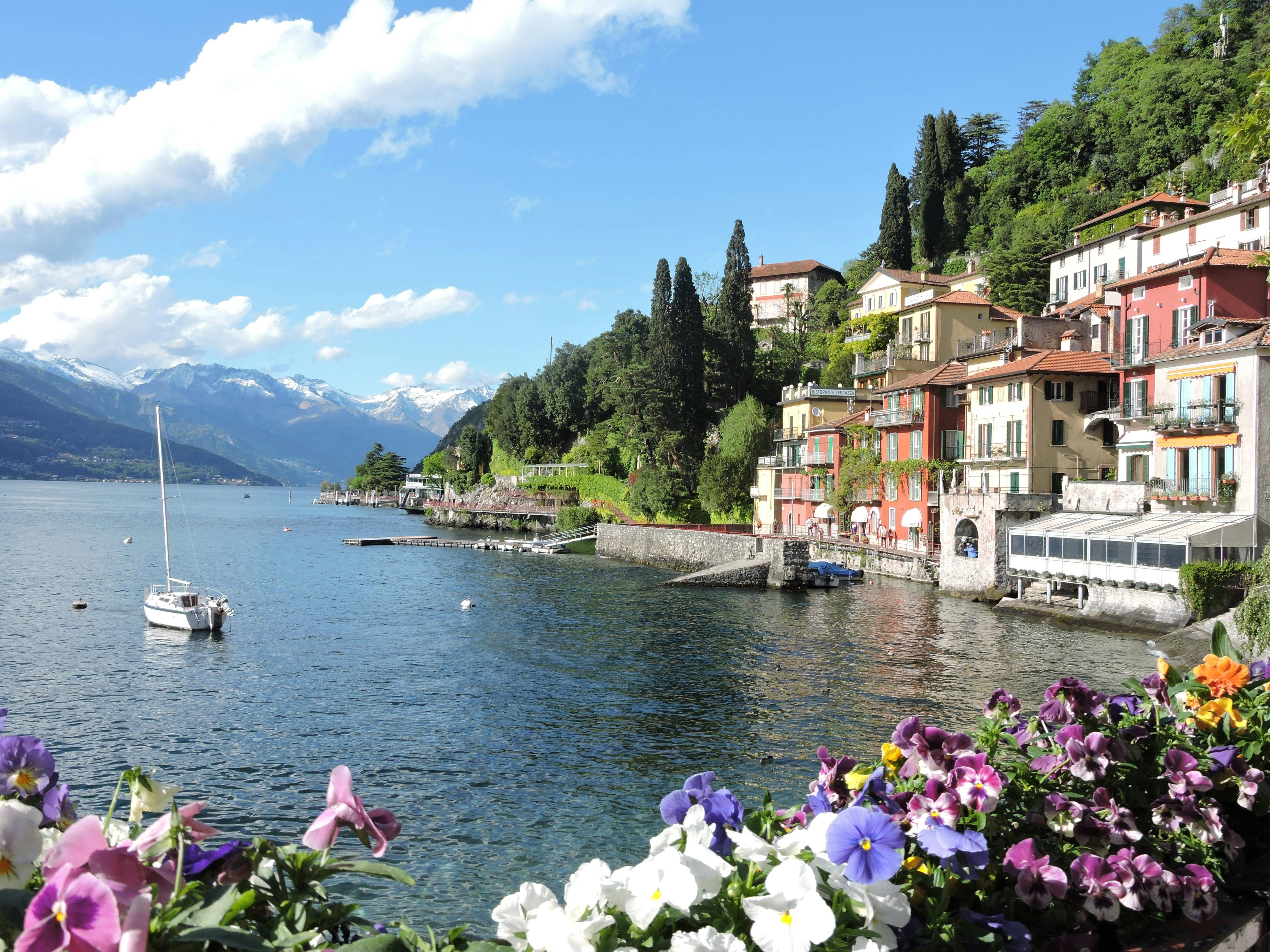 Lake Como Beaches near Milan
