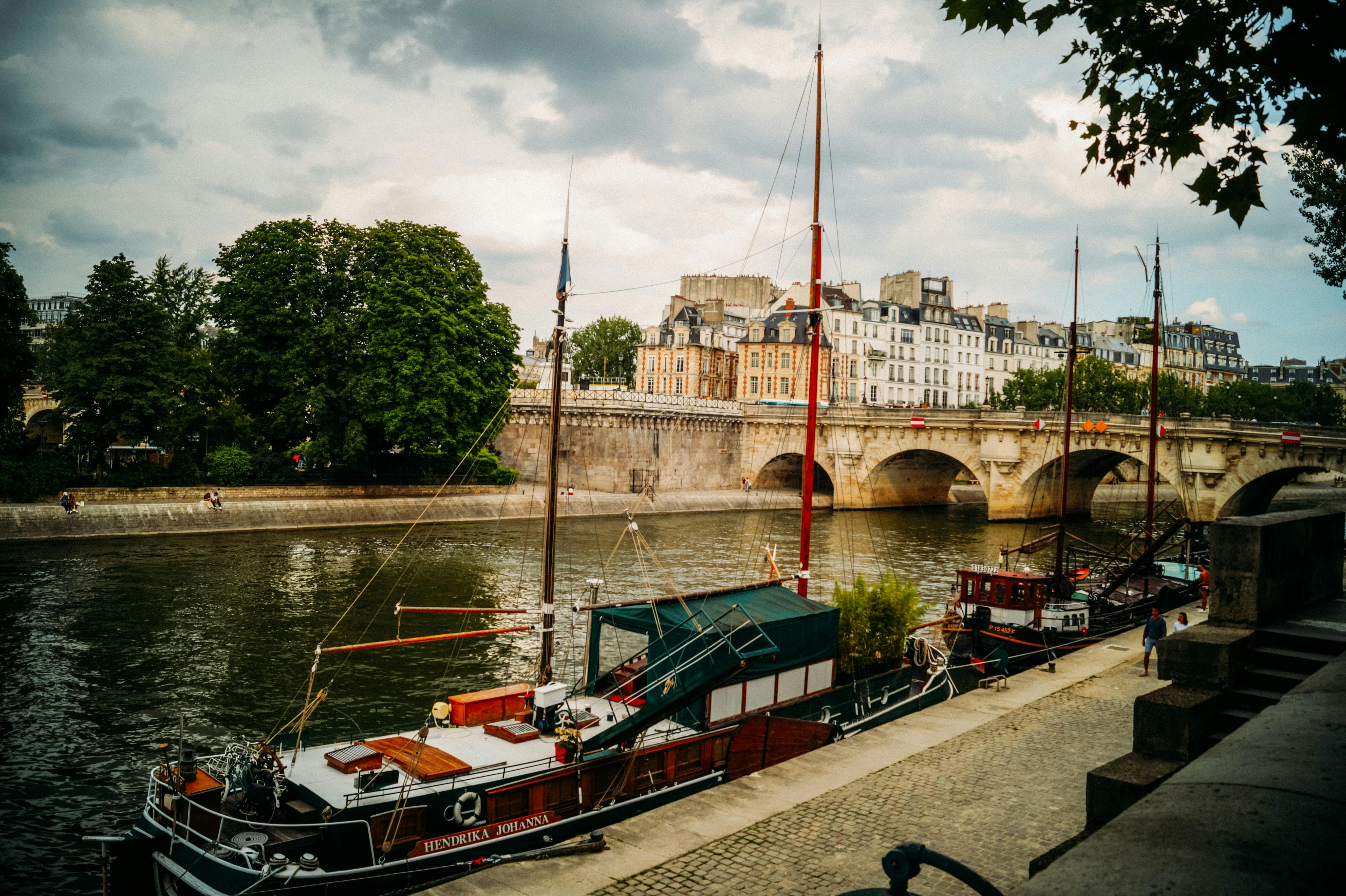 Ideal season to visit Paris