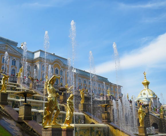 Gold fountains in St. Petersburg, Russia