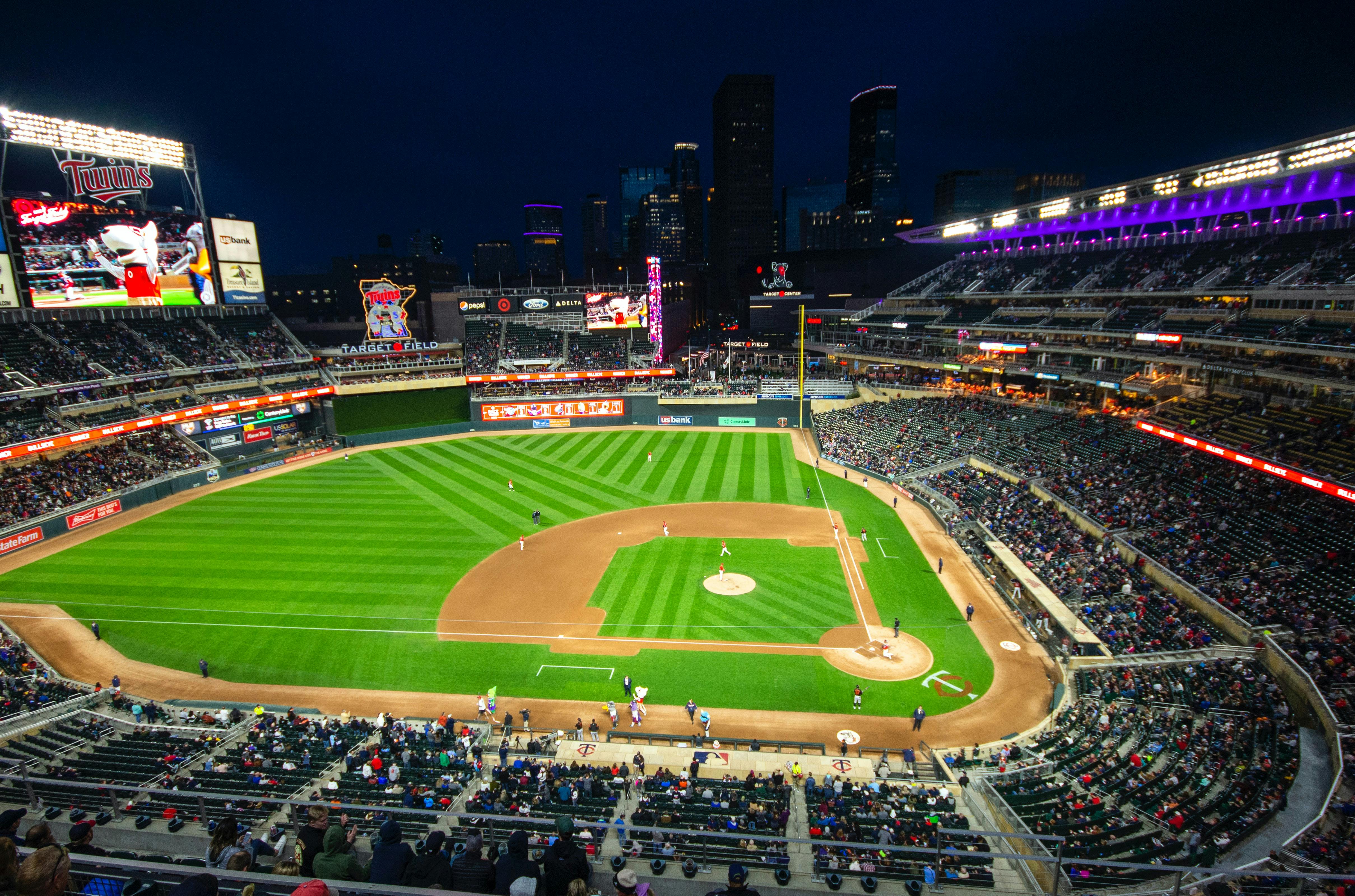 are dogs allowed at target field