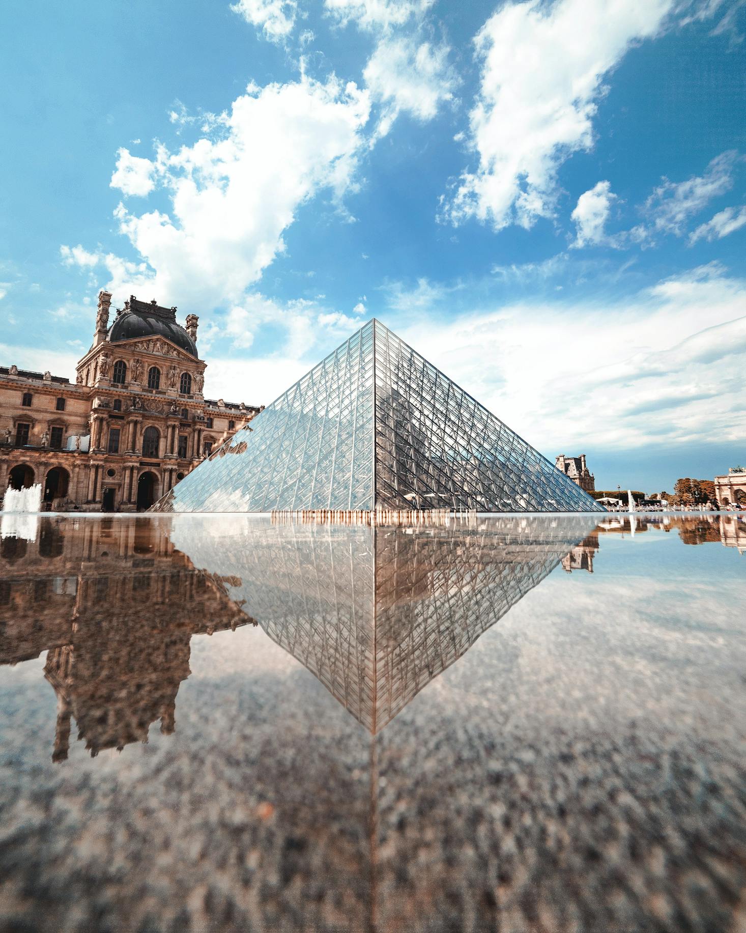 Luggage storage Louvre 