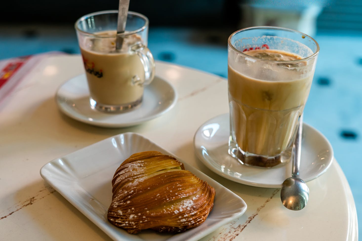 Sfogliatelle and coffee in Naples