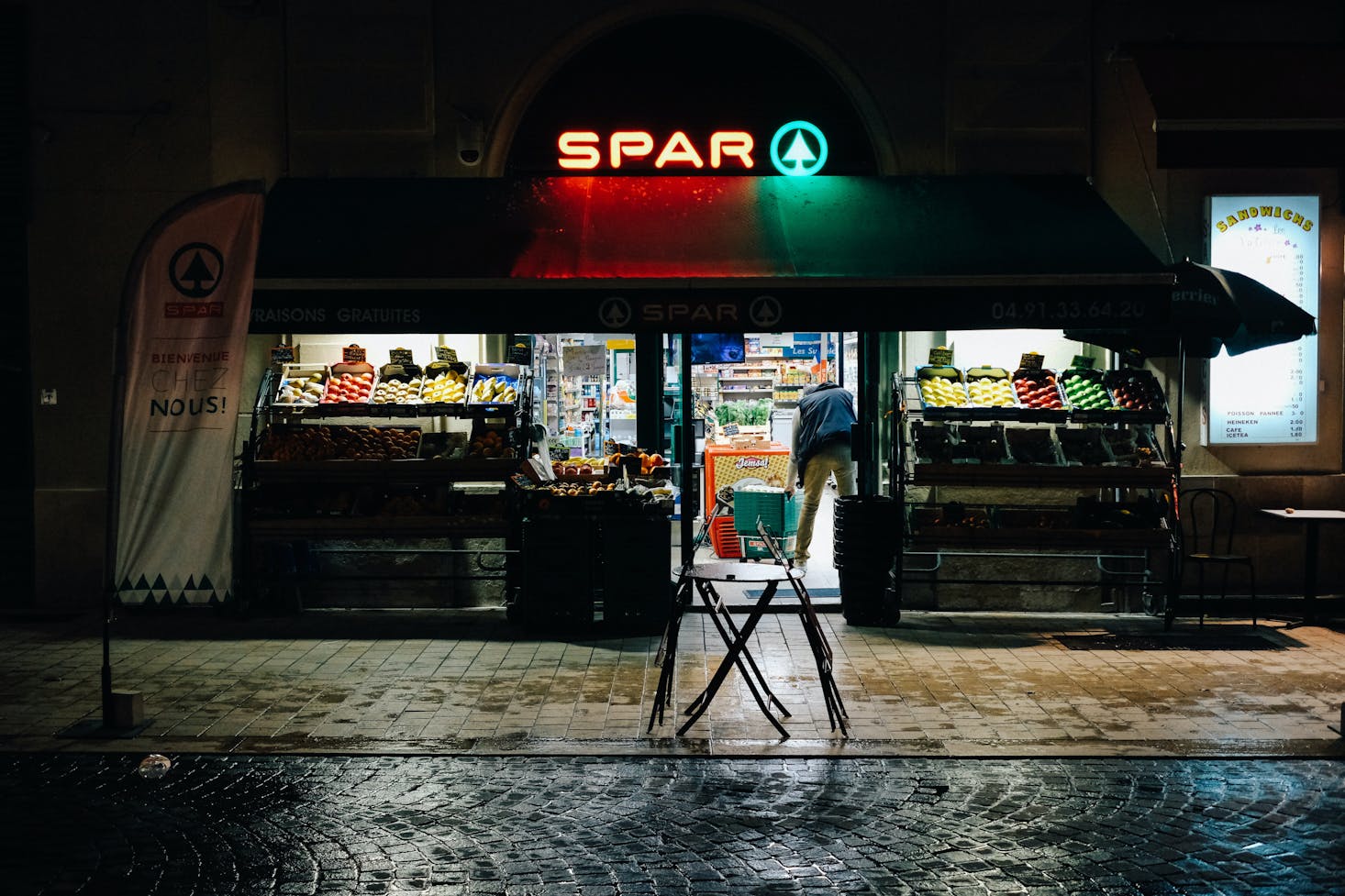 Wandering the streets at night in Marseille