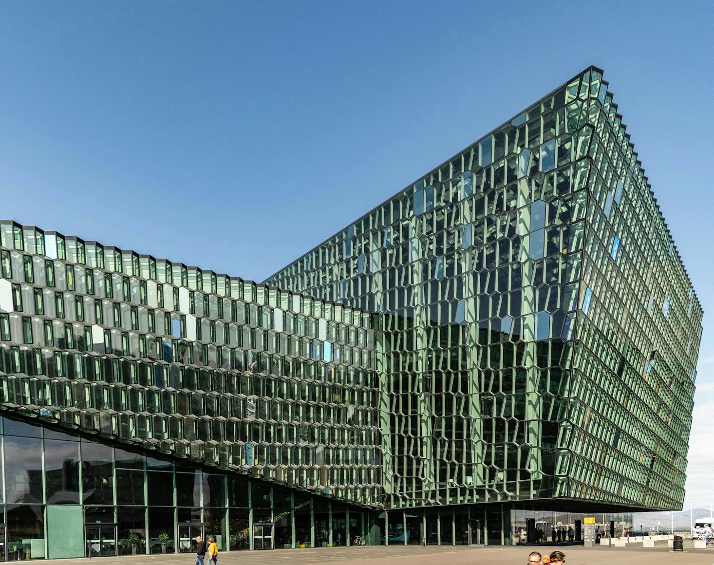 Dettaglio dell'Harpa Concert Hall a Reykjavik, in Islanda