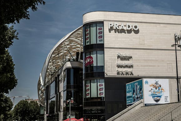 Prado, a shopping mall in Marseille, with a modern architectural design