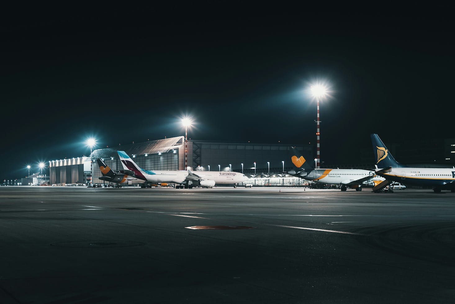 Dusseldorf Airport luggage storage