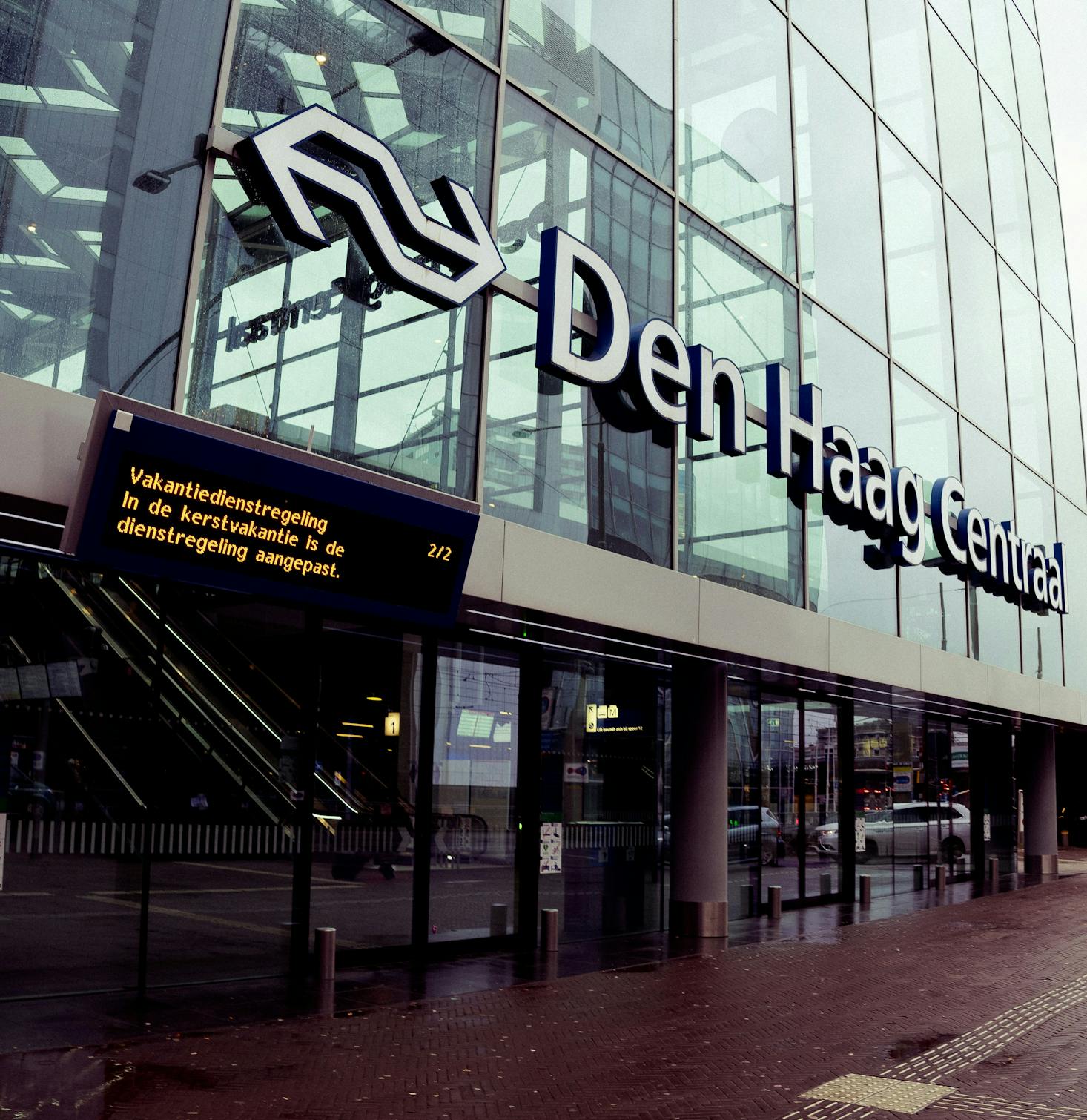 Front entrance of Den Haag Centraal Station