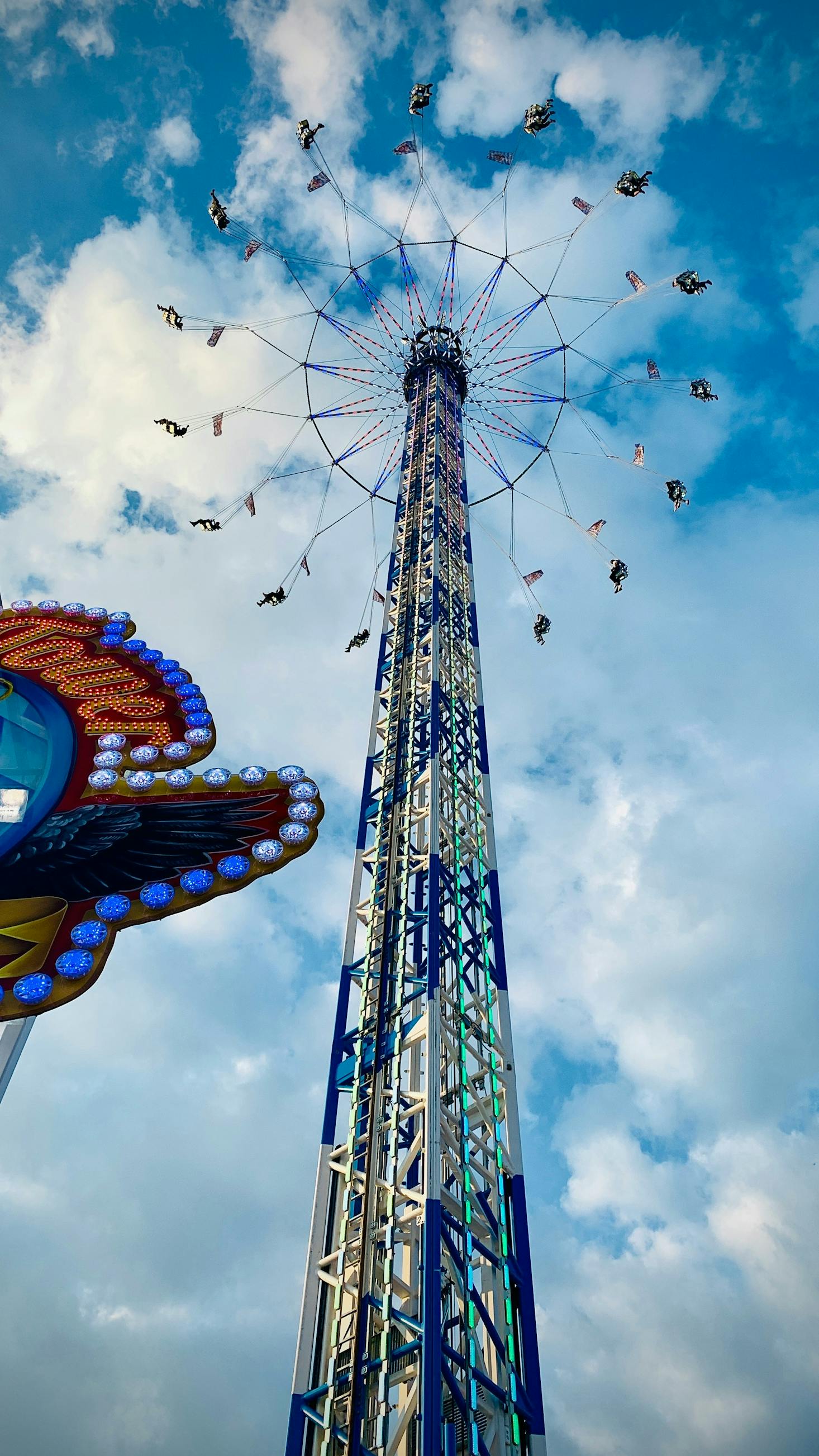 Gepäckaufbewahrung und Schließfächer am Nürnberger Volksfest.