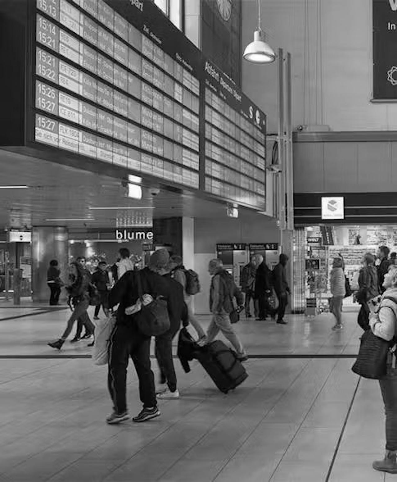 Gepäckaufbewahrung und Schließfächer am Düsseldorf Hauptbahnhof.