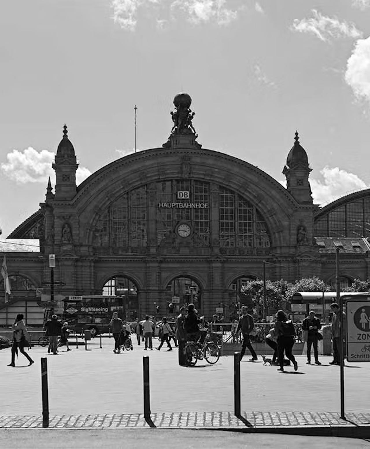 Gepäckaufbewahrung und Schließfächer am Frankfurter Hauptbahnhof.