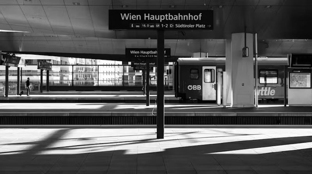 Gepäckaufbewahrung und Schließfächer am Wien Bahnhof.