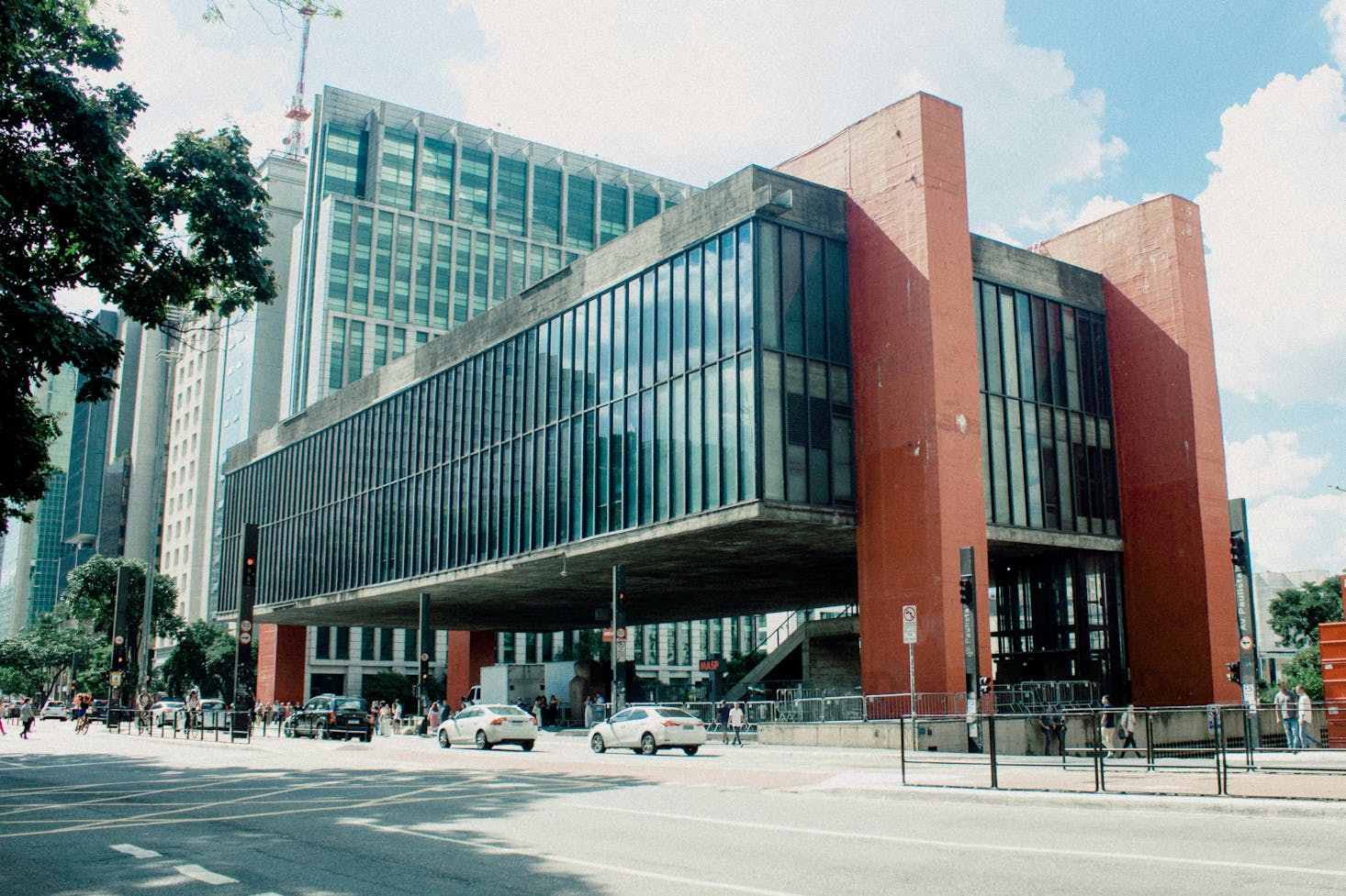 Imagem do MASP em São Paulo, mais uma cidade onde você pode deixar suas malas com a Bounce