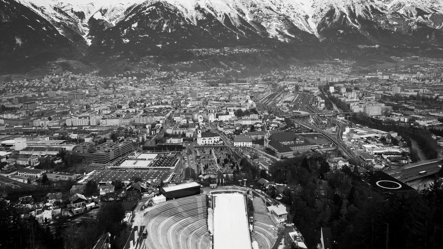 Gepäckaufbewahrung und Schließfächer an der Innsbrucker Bergiselschanze.