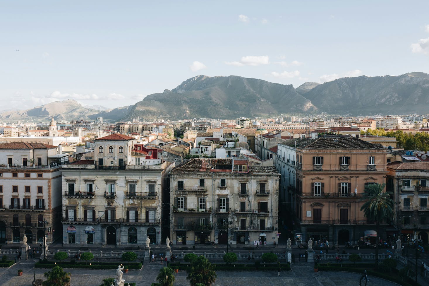 Gepäckaufbewahrung und Schließfächer in der Stadt Palermo.