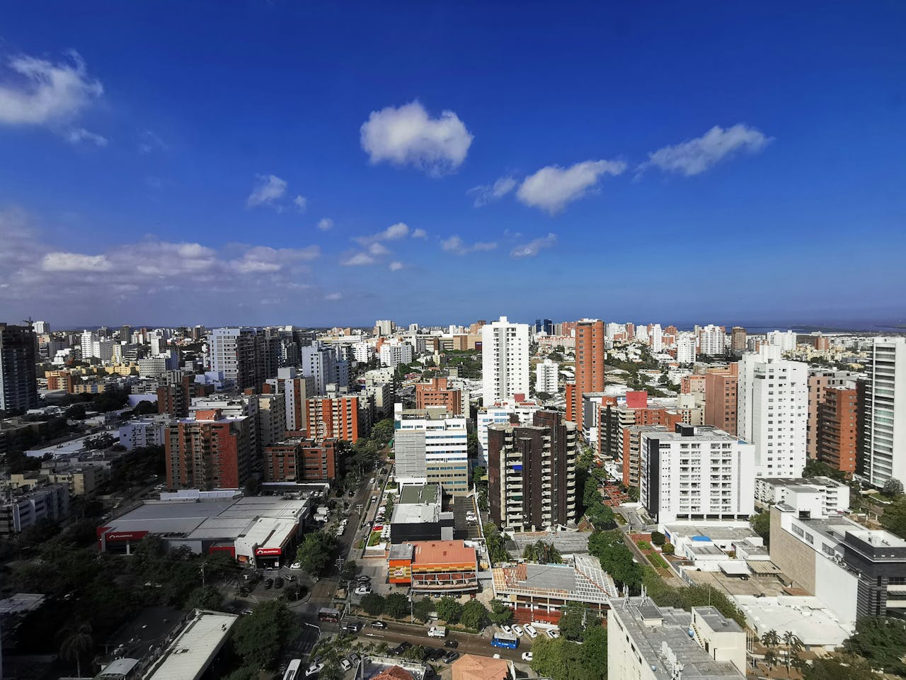 Imagen aérea de Barranquilla donde encontrarás varias consignas de equipaje cerca Imagen aérea de Barranquilla donde encontrarás varias consignas de equipaje cerca