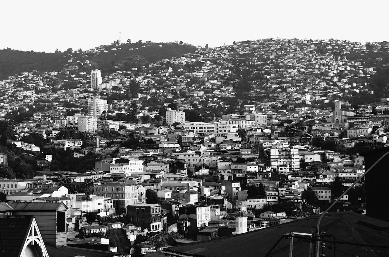 Imagen de la ciudad de Valparaíso donde podrás encontrar varias consignas de equipaje de Bounce