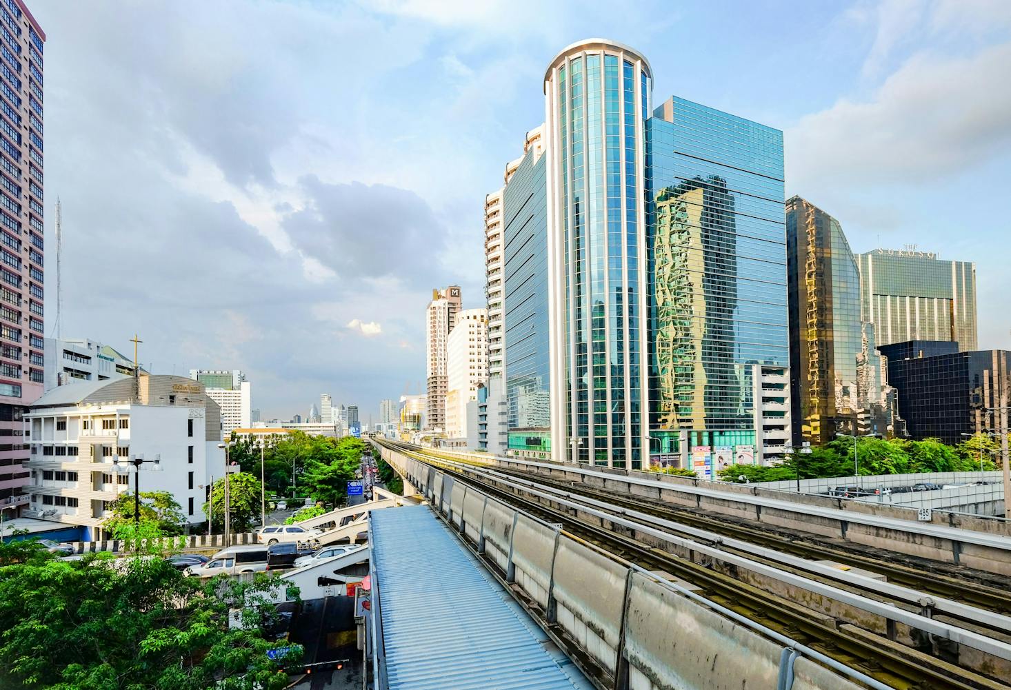 Train tracks near Phaya Thai Station