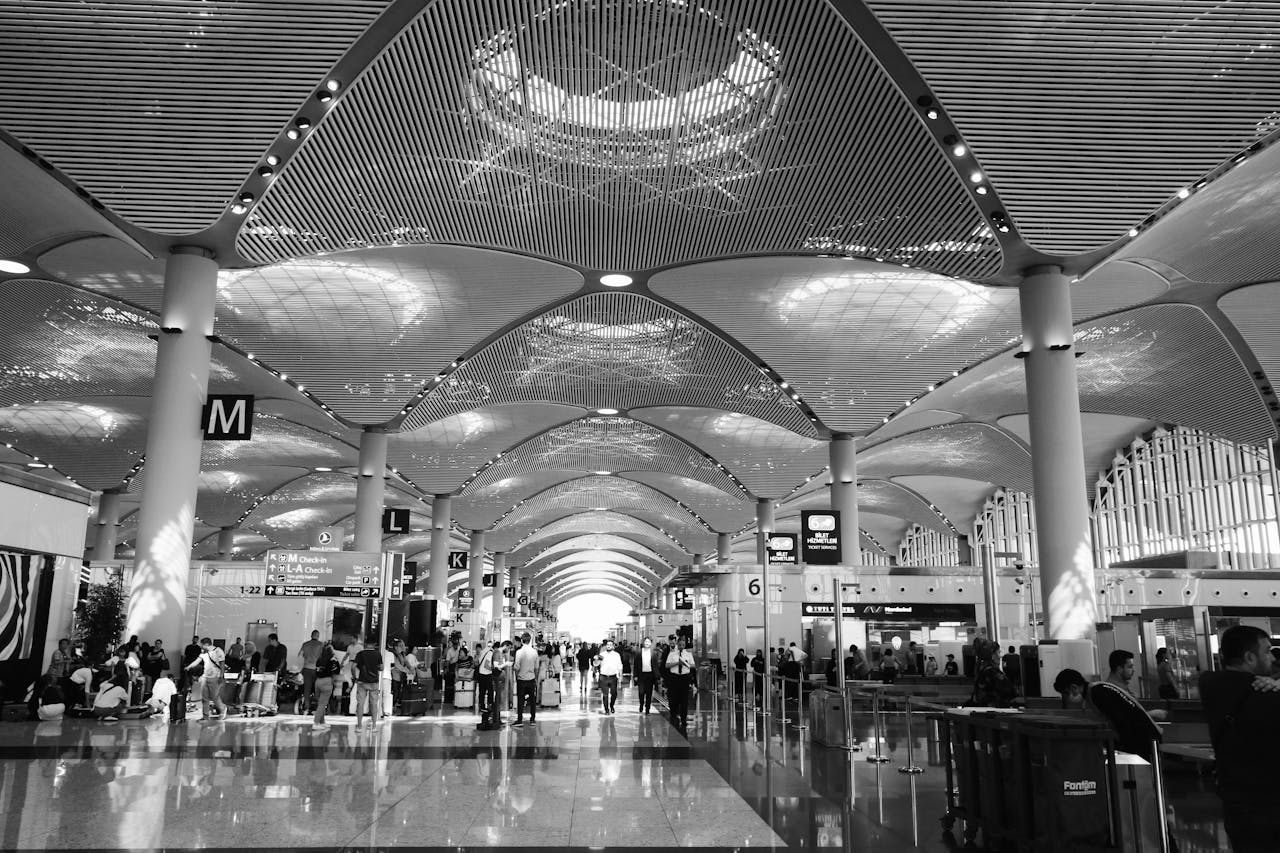 Gepäckaufbewahrung und Schließfächer am Flughafen Istanbul.