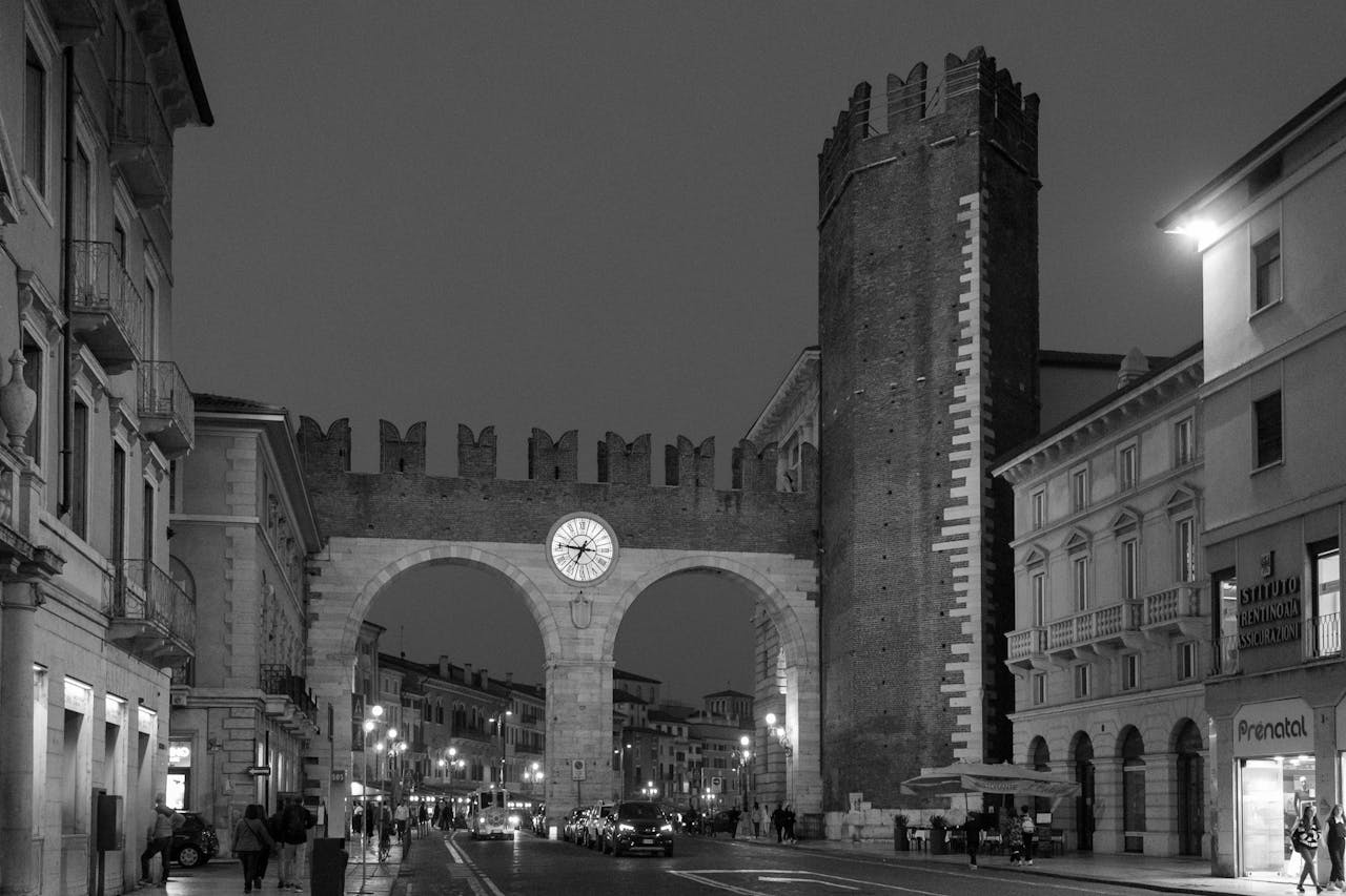 Gepäckaufbewahrung und Schließfächer an der Porta Nuova, Verona.
