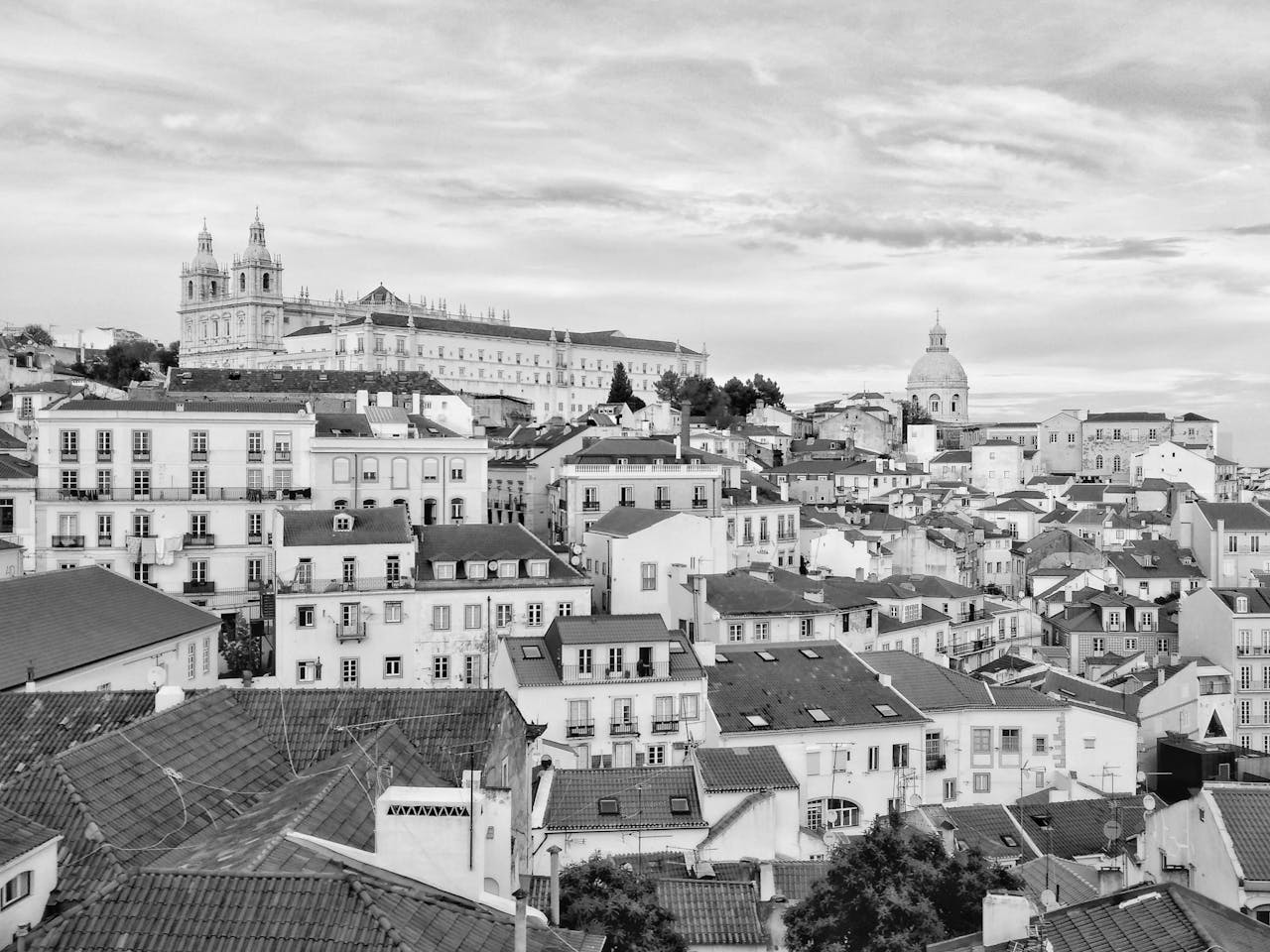 Imagen de las casas de Lisboa donde podrás encontrar varias consignas de equipaje de Bounce