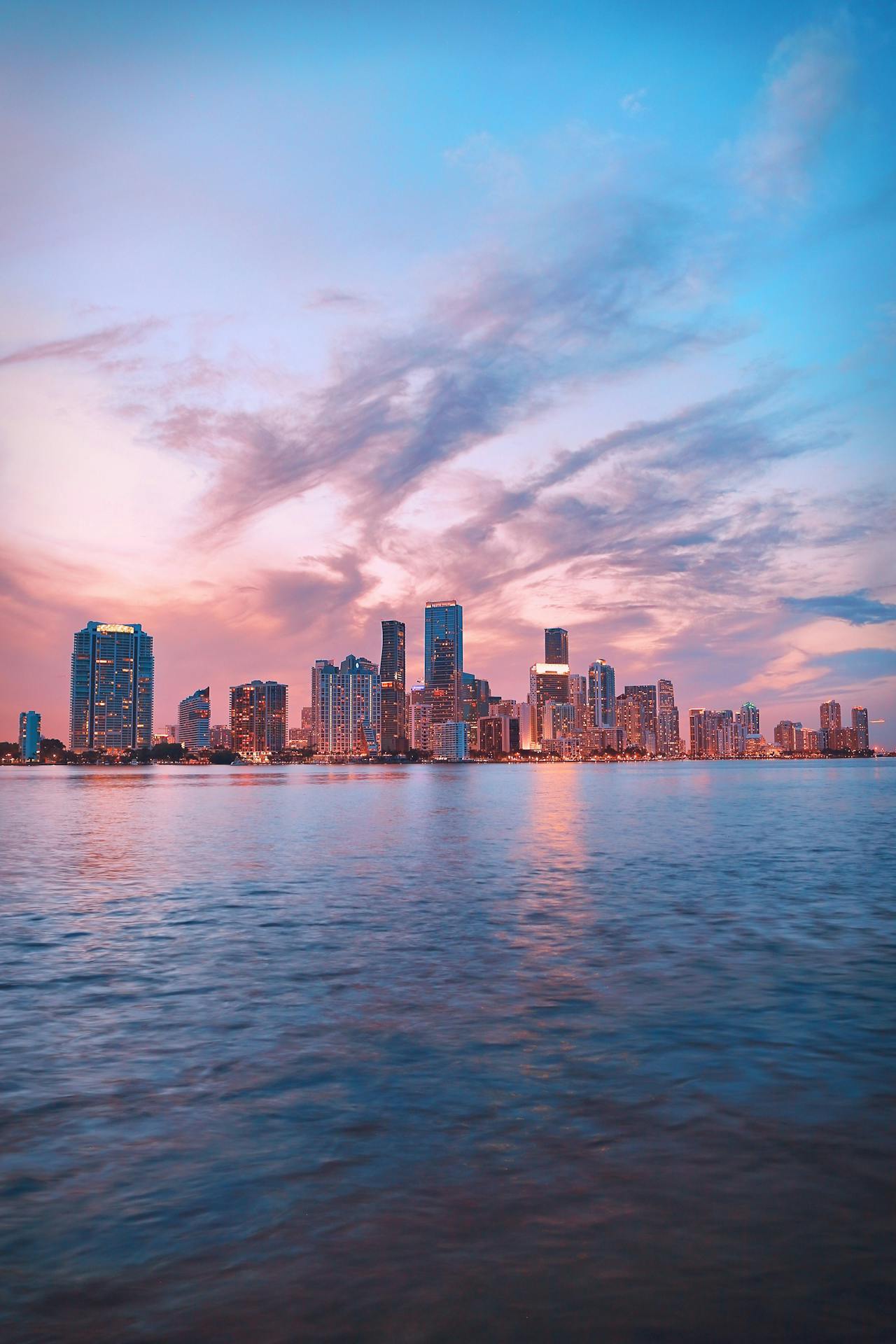 Imagen del skyline de Miami donde encontrarás consignas de equipaje de Bounce cerca