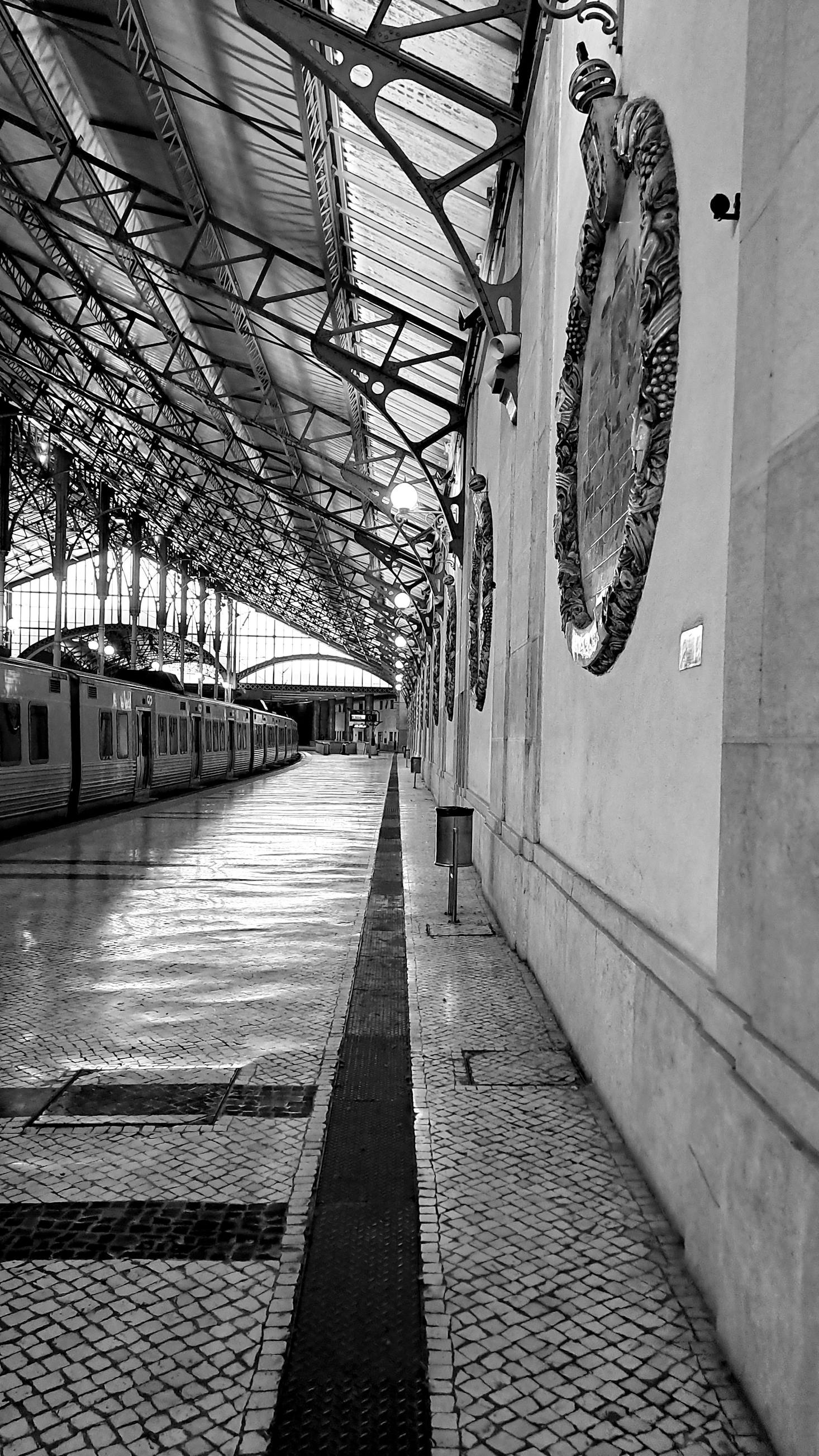 Gepäckaufbewahrung und Schließfächer am Rossio HBF, Lissabon.