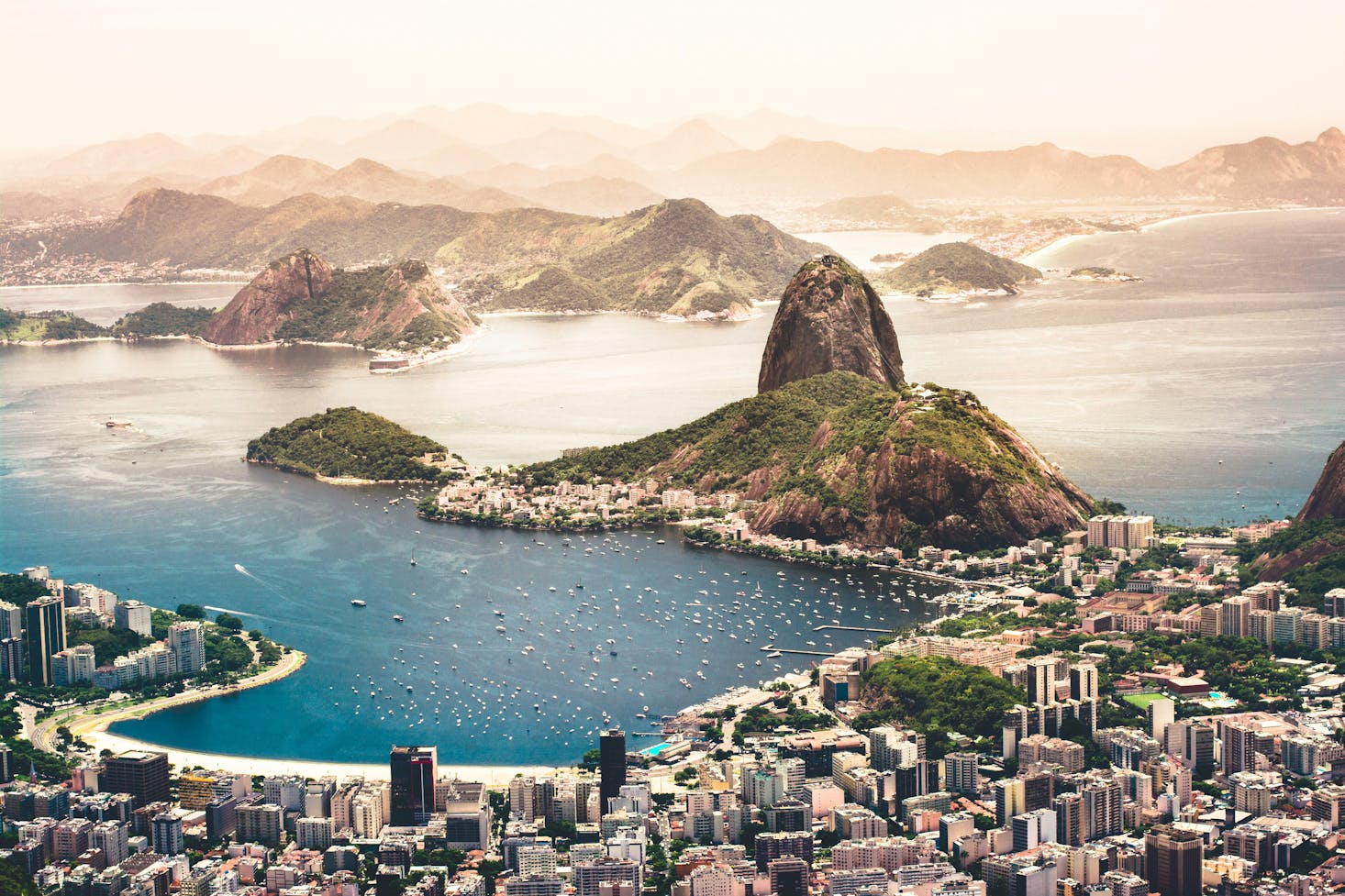 Imagen aérea de Río de Janeiro donde encontrarás consignas de equipaje de Bounce cerca