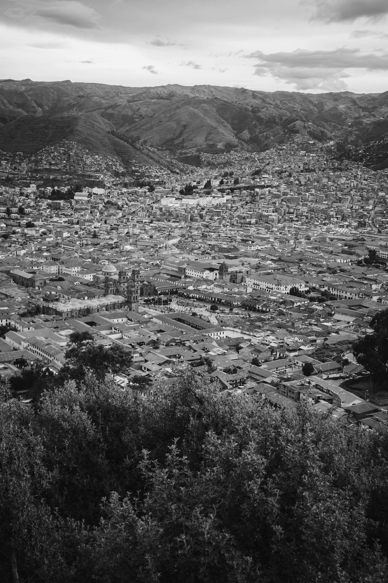 Imagen aérea de la ciudad de Cusco donde encontrarás consignas de equipaje de Bounce cerca